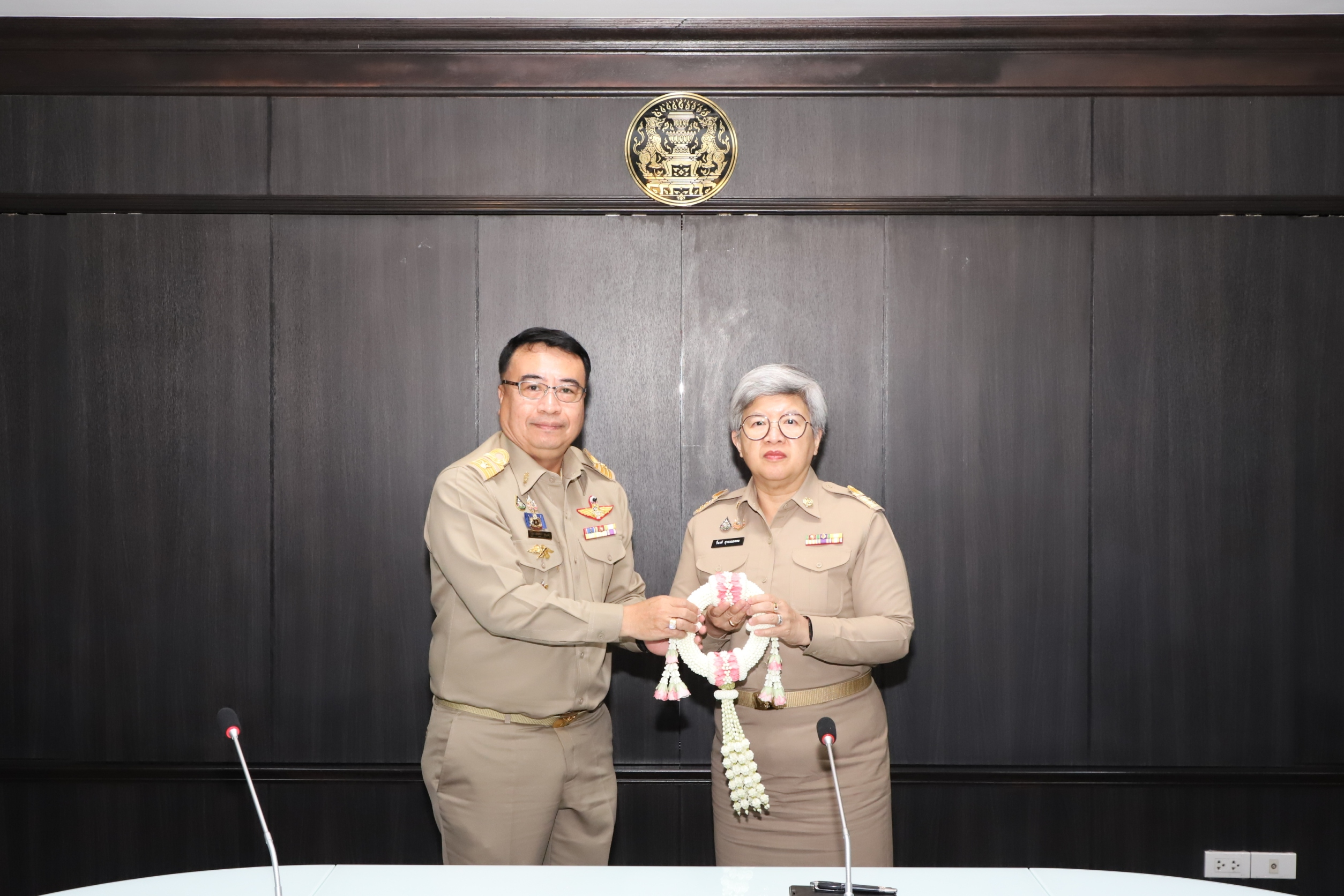 อธิบดีกรมบังคับคดีนำคณะผู้บริหารกรมบังคับคดี ร่วมแสดงมุทิตาจิตหัวหน้าผู้ตรวจราชการ สำนักนายกรัฐมนตรี